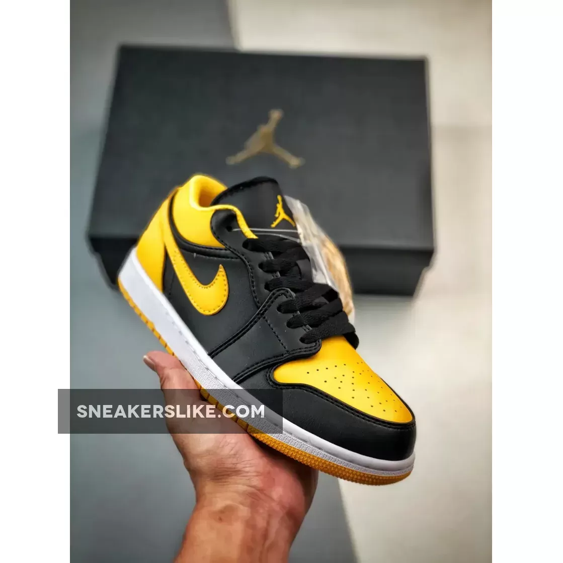 Air Jordan 1 Low Black/Yellow Ochre-White 553558-072