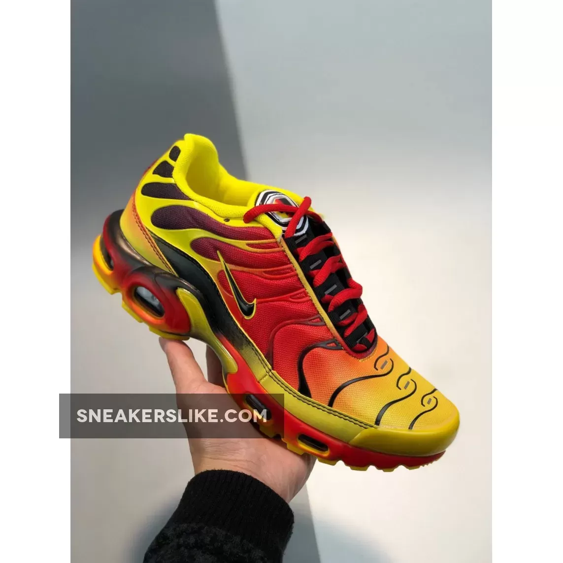 Nike Air Max Plus 'Gradient' Chrome Yellow Bright Crimson #air max plus gradient