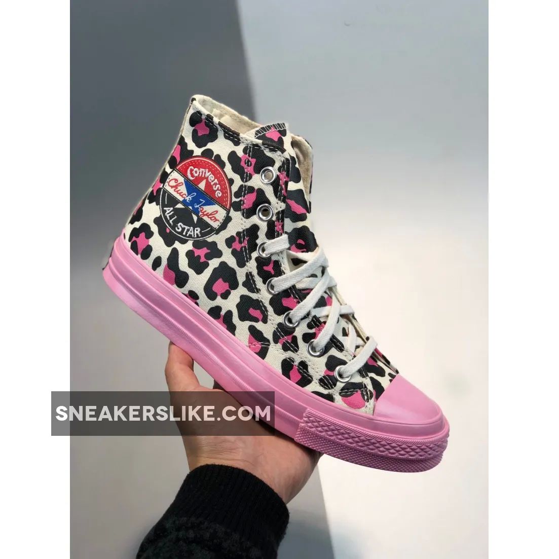 Converse Unisex Logo Play Chuck 70 High Top Pink/Black/Desert Ore Restock