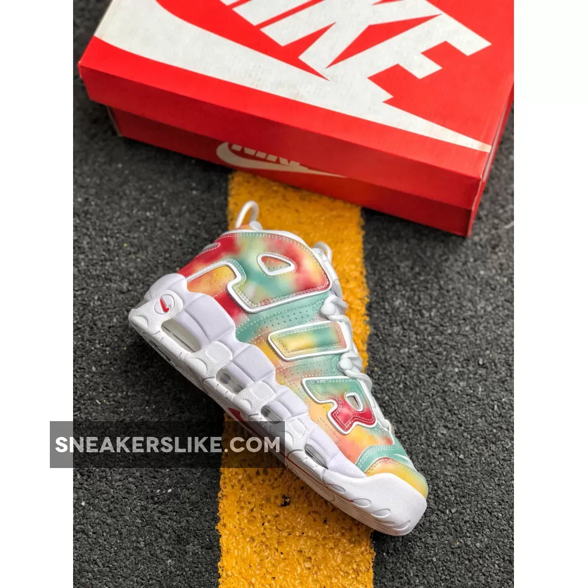 Nike Air More Uptempo UK Multi AV3809-700 / red neptune