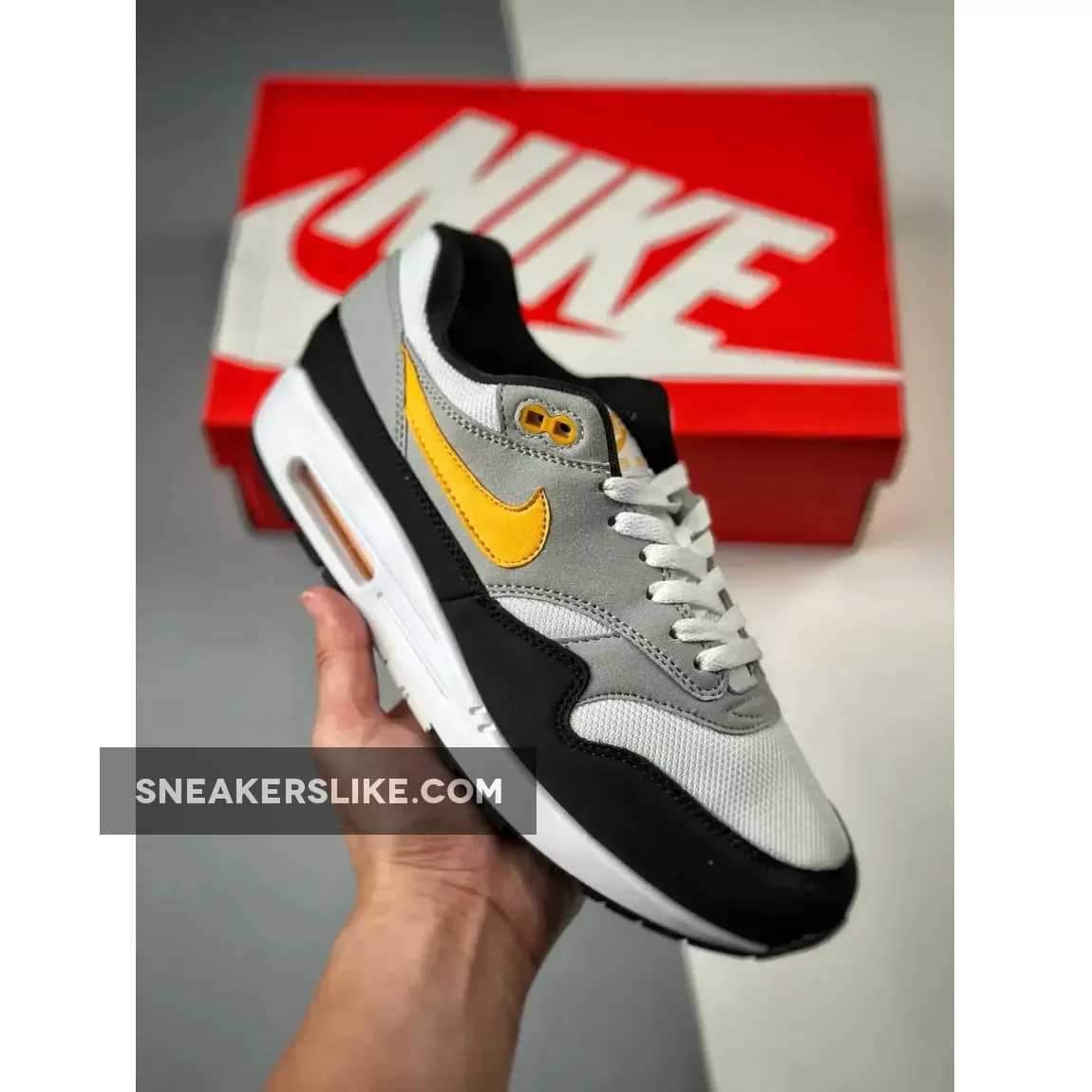 Nike Air Max 1 White/University Gold-Black / Nike Air Max White With Gold