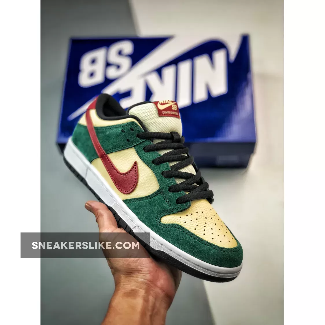 Nike SB Dunk Low Vegas Gold/Team Red-Team Green 304292-700 Outlet