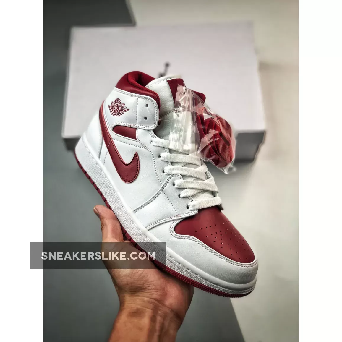 Air Jordan 1 Mid 'Red Toe' White Pomegranate BQ6472-161 Air Jordan 1 Mid Se Red Pomegranate