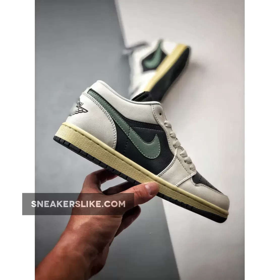 Air Jordan 1 Low Anthracite/Jade Smoke-Sail