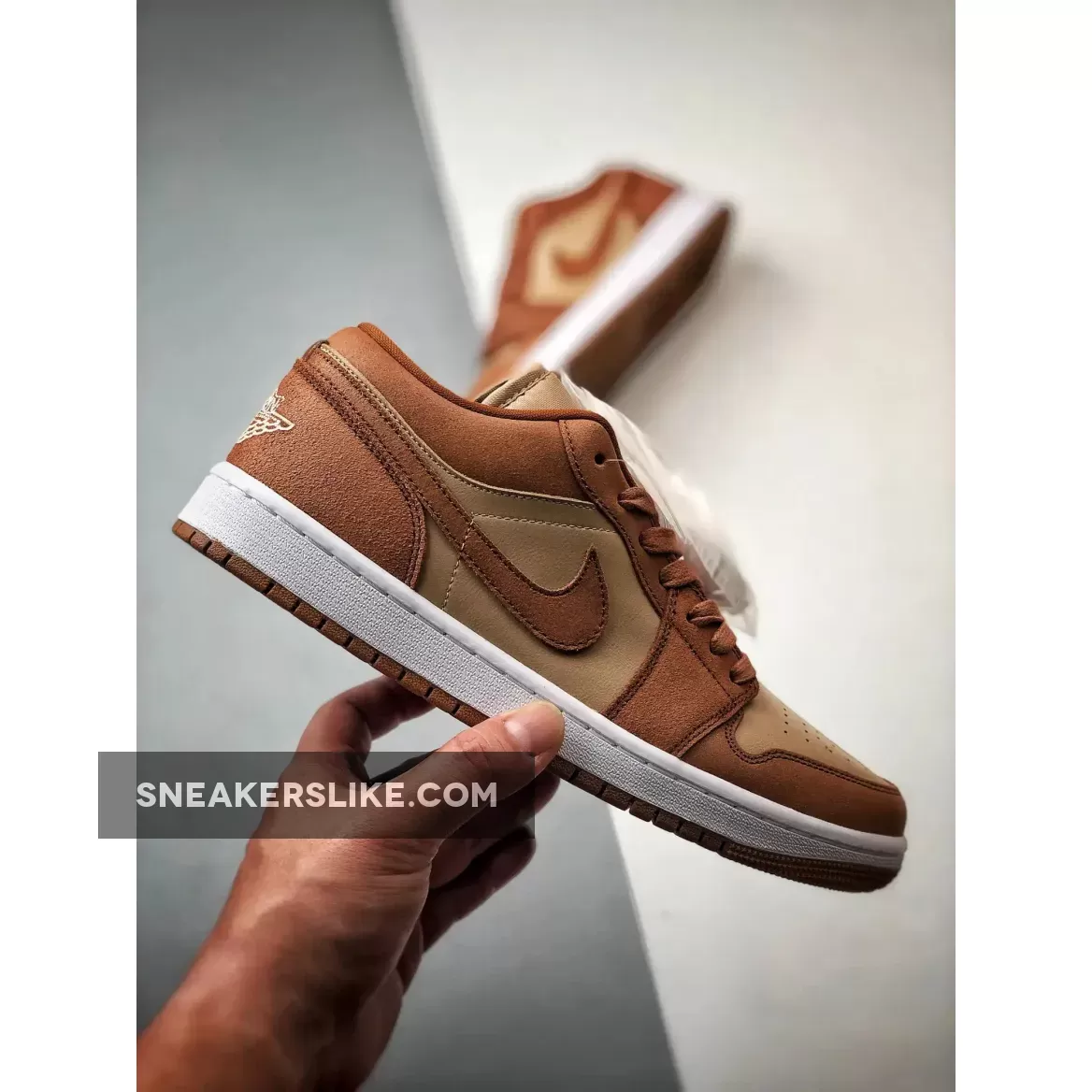 Air Jordan 1 Low SE Legend Medium Brown