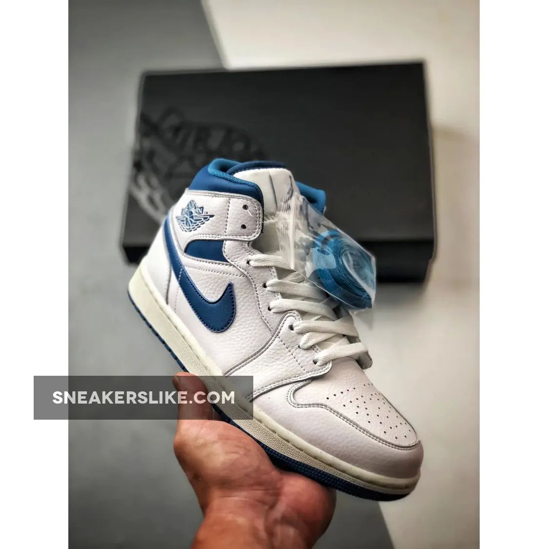 Air Jordan 1 Mid "Industrial Blue"