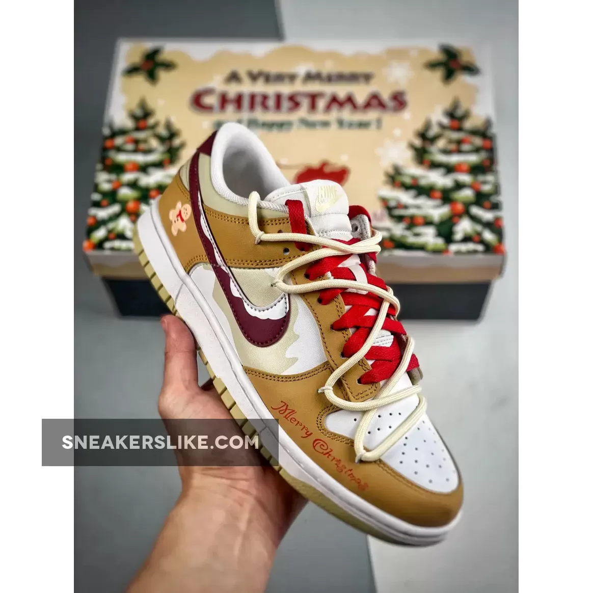 Nike Dunk Low ‘Merry Christmas’ Beige White Red